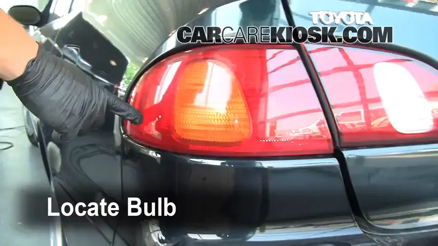 1999 Toyota Corolla CE 1.8L 4 Cyl. Luces Luz trasera (reemplazar foco)